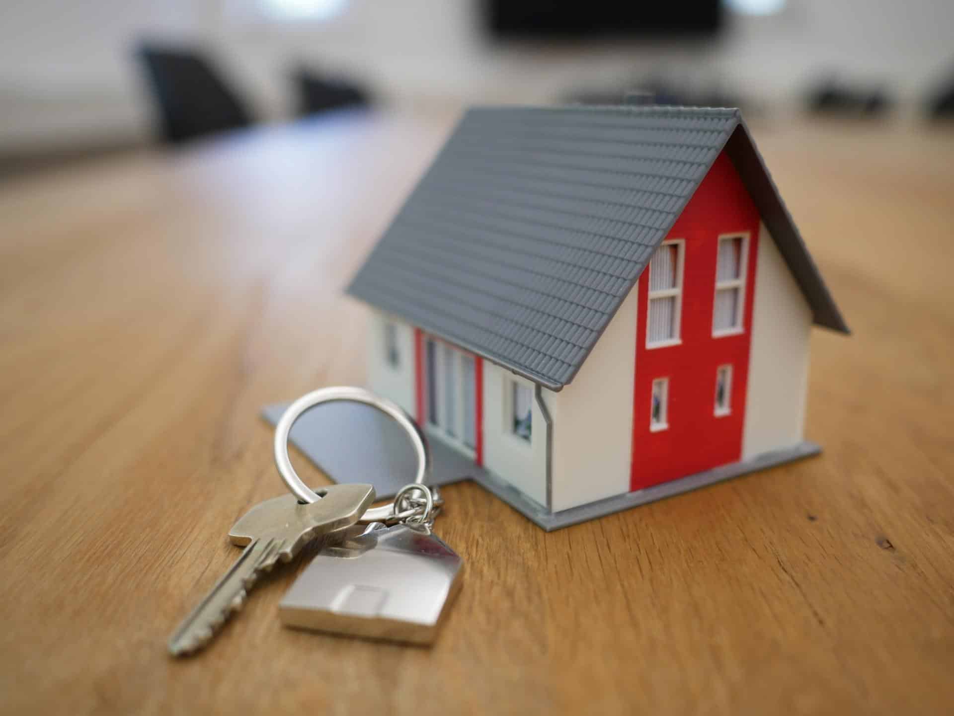 house with a key for first time buyers